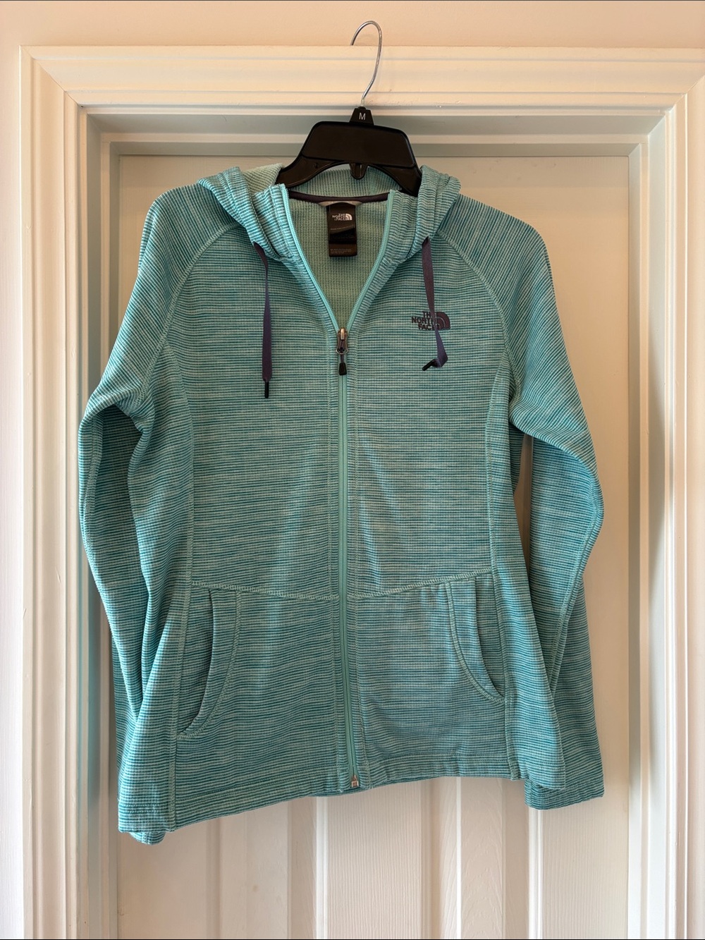 The North Face Women’s Medium Aqua Blue Full Zip Hooded Fleece Jacket